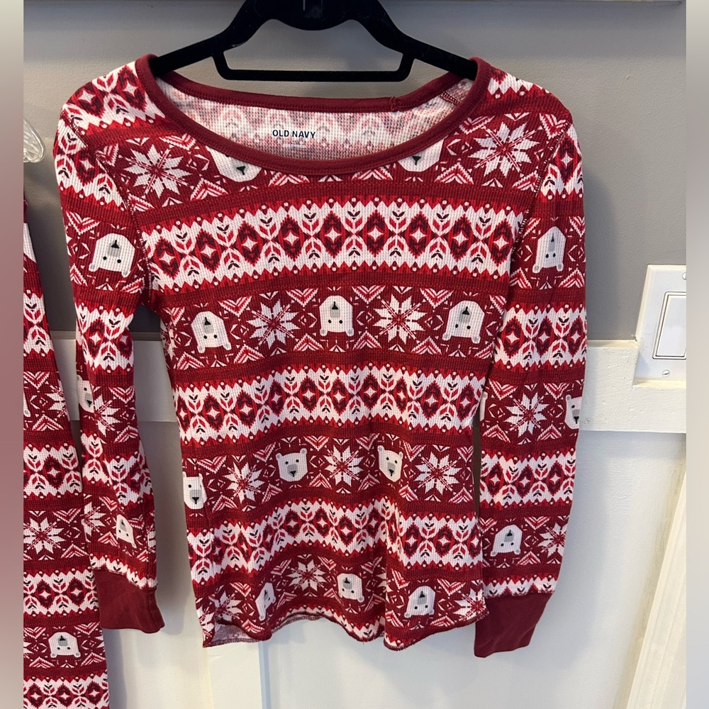Old Navy Women's Festive winter pajama top size XS